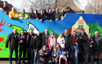 Dreigestirn und Elferrat besuchen Wagenbauer